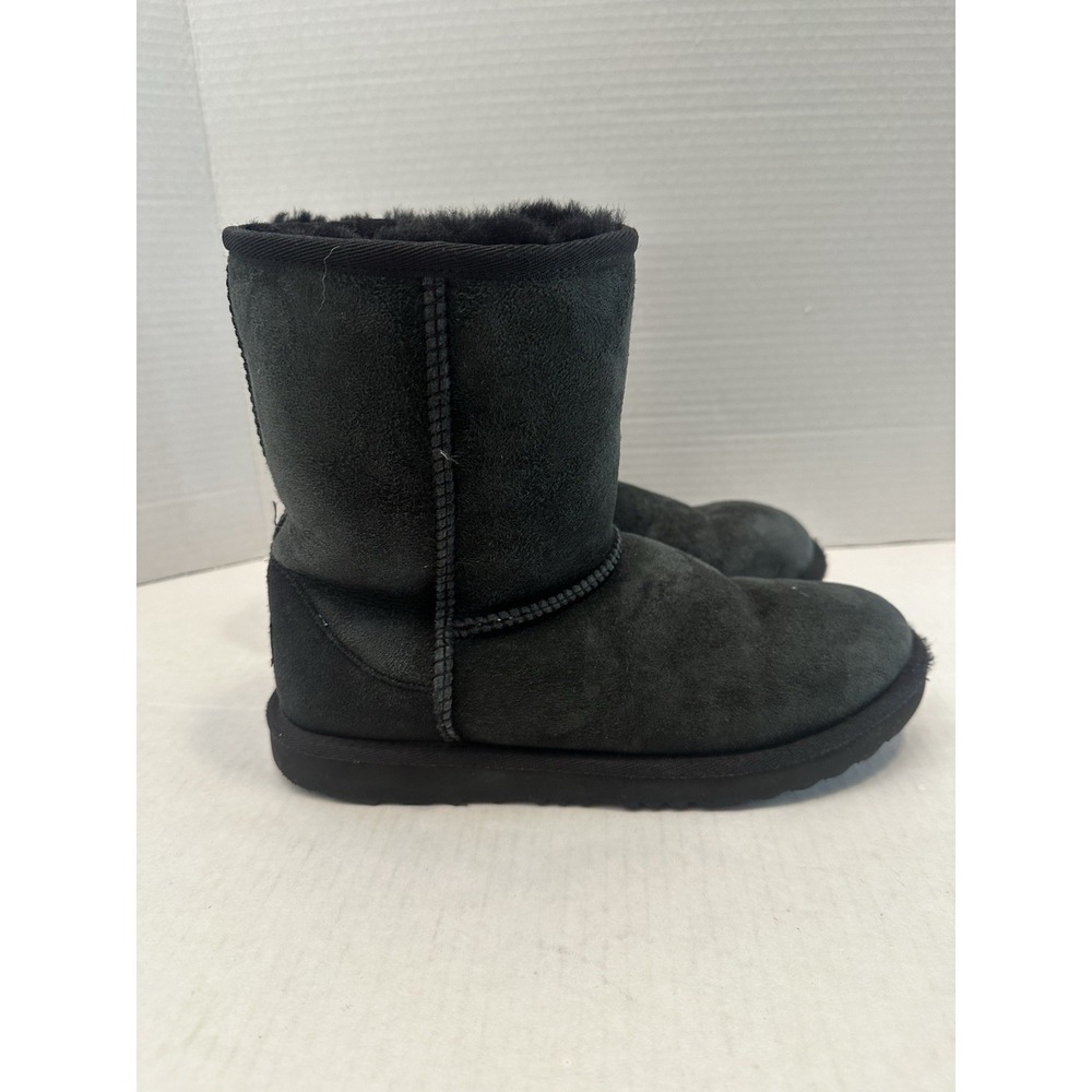 Ugg Classic II Short Black Boots Size 6 - Picture 9 of 16